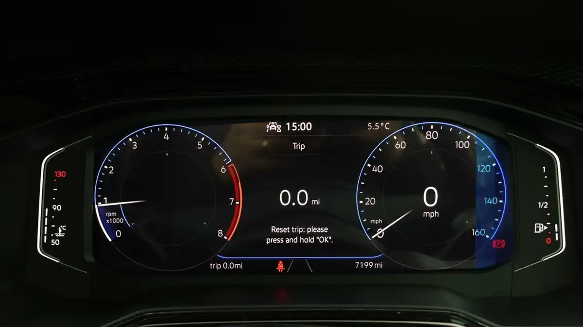 2022-volkswagen-polo-10-tsi-life-big-9
