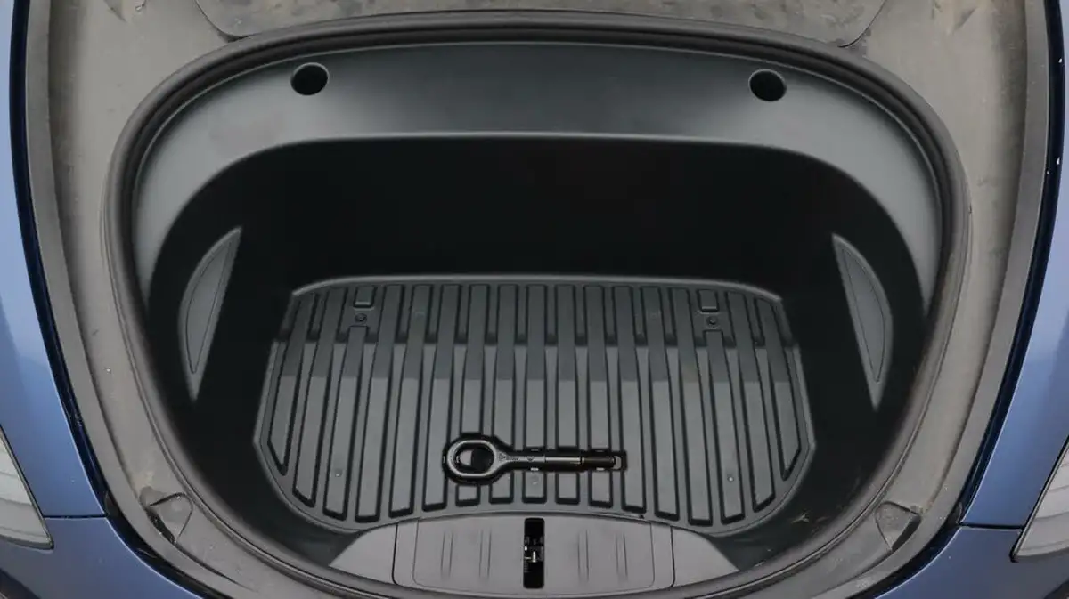 2021-tesla-model-3-e-long-range-awd-big-19