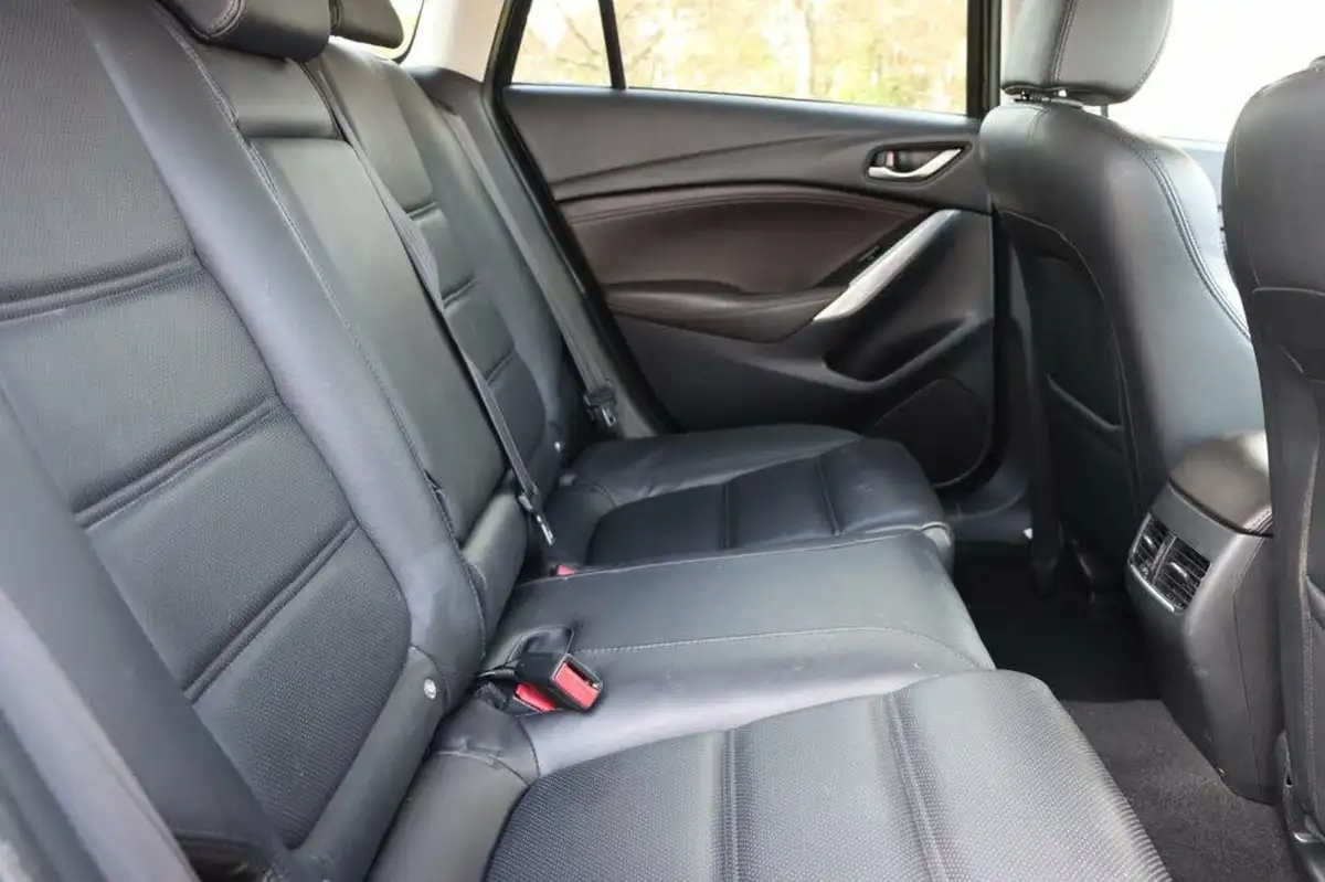 2015-mazda-mazda6-22td-sport-nav-150ps-tourer-5d-big-23