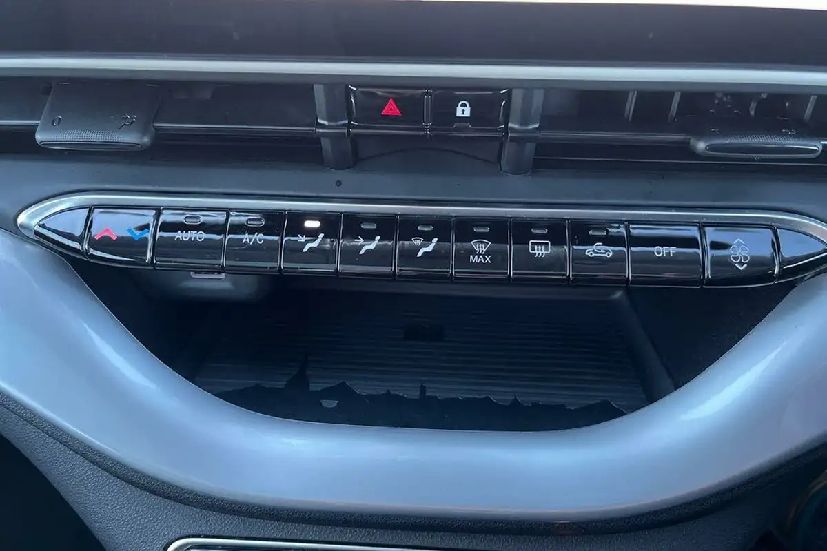 2021-fiat-500-e-icon-big-11