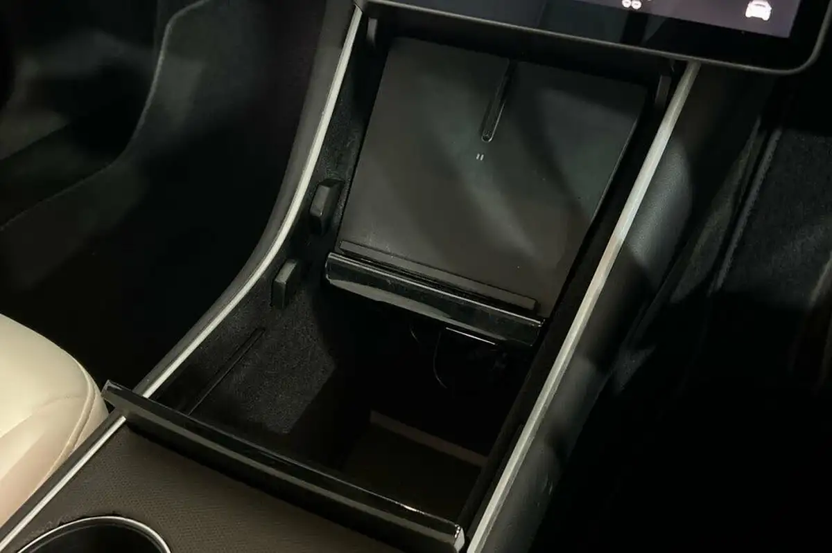 2019-tesla-model-3-e-4x4-performance-pack-big-36
