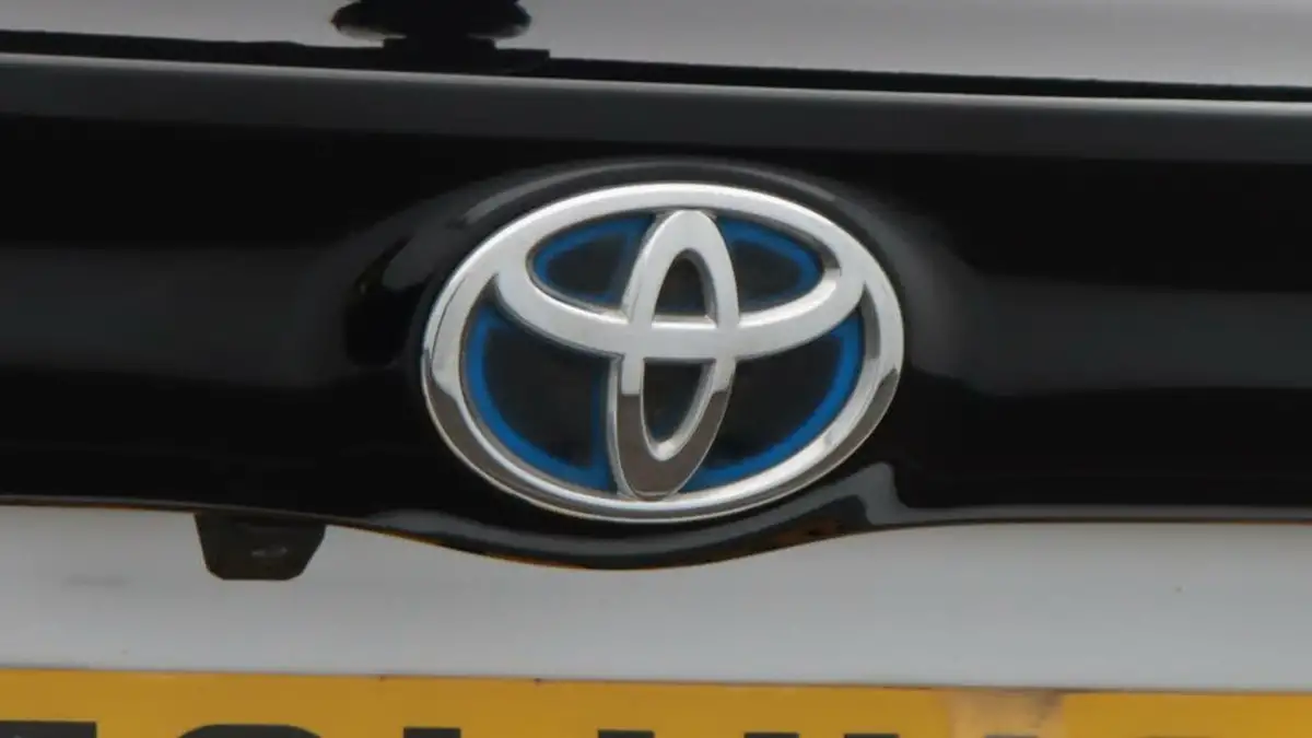 2021-toyota-yaris-15-vvt-i-design-big-22