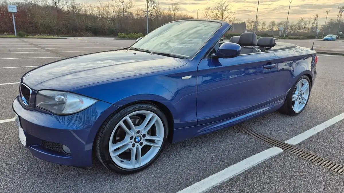 2010-bmw-1-series-20-120i-m-sport-convertible-2d-auto-big-7