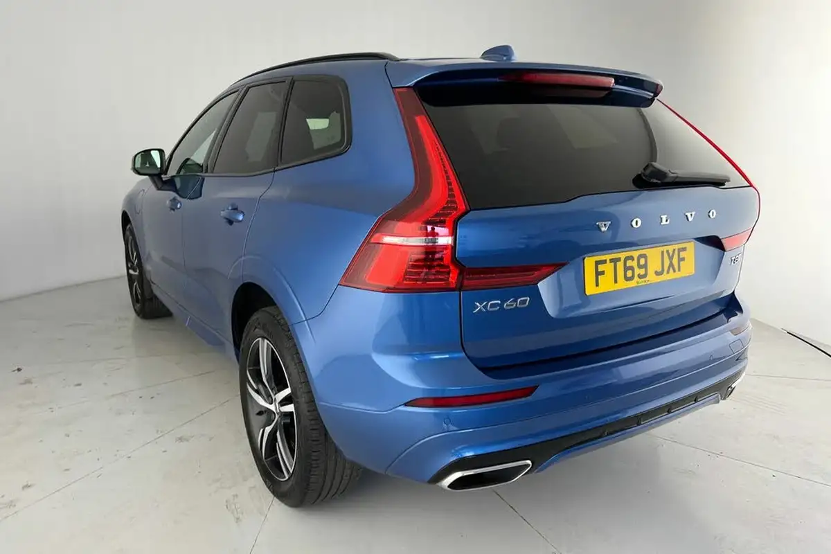 2020-volvo-xc60-20-t8-r-design-big-22