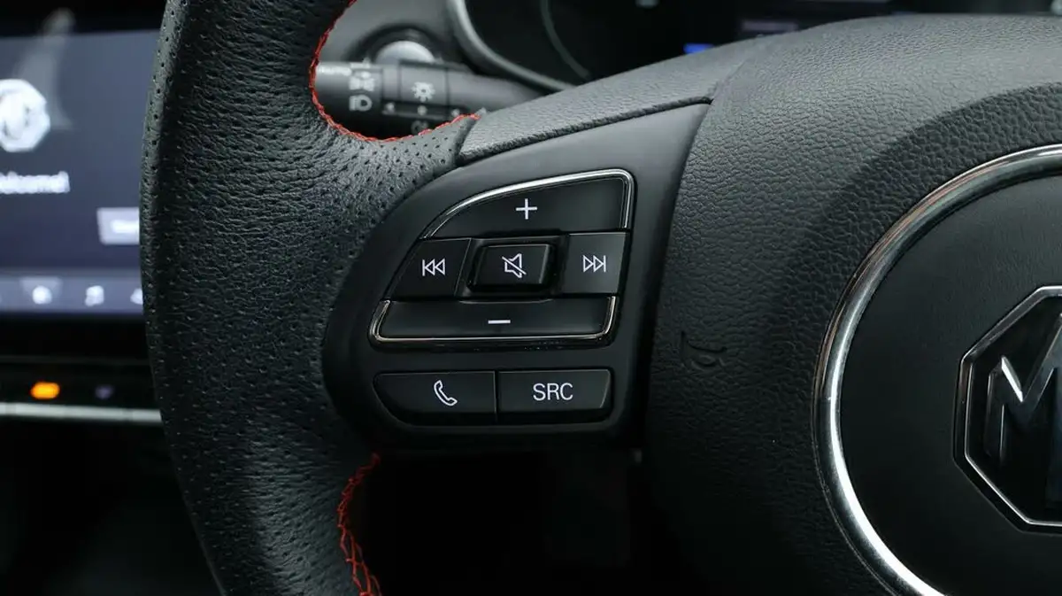 2023-mg-zs-suv-e-se-ev-156ps-long-range-big-23