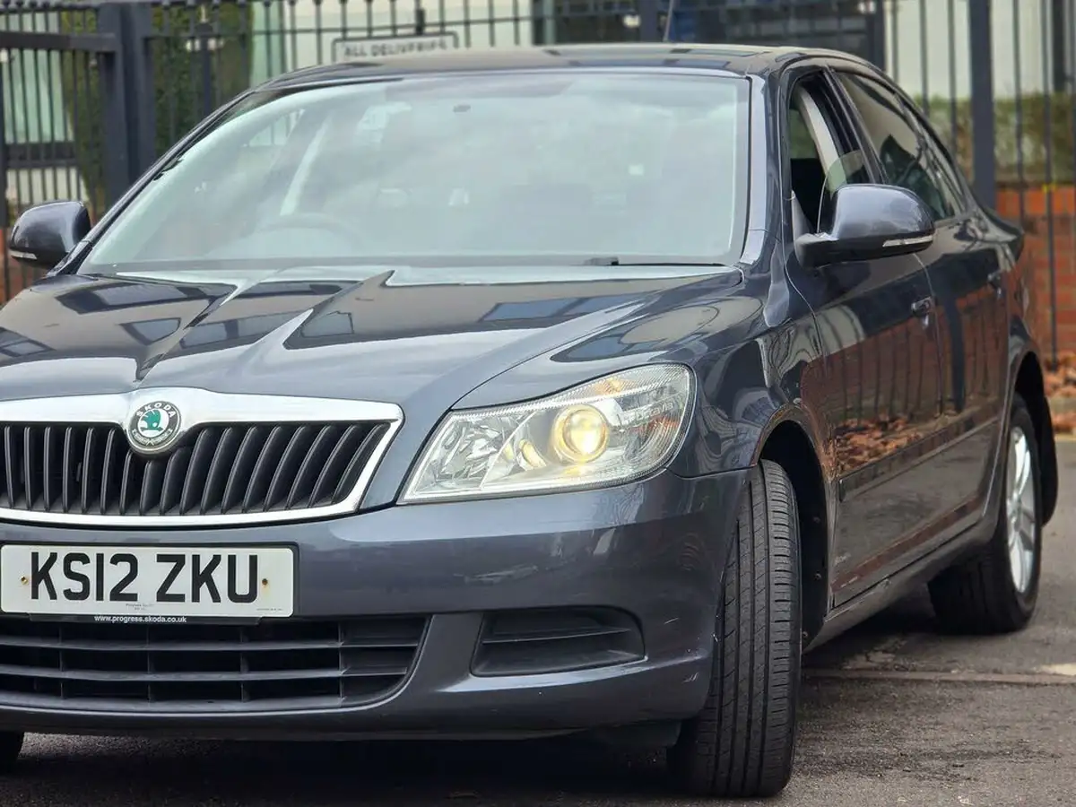 2012-skoda-octavia-14-se-plus-tsi-122bhp-plus-hatchback-big-27