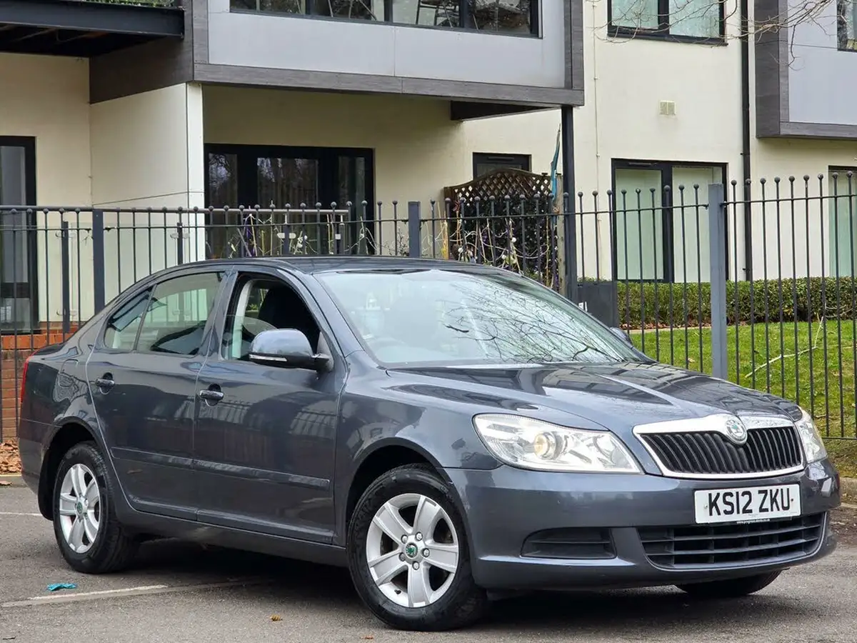 2012-skoda-octavia-14-se-plus-tsi-122bhp-plus-hatchback-big-3