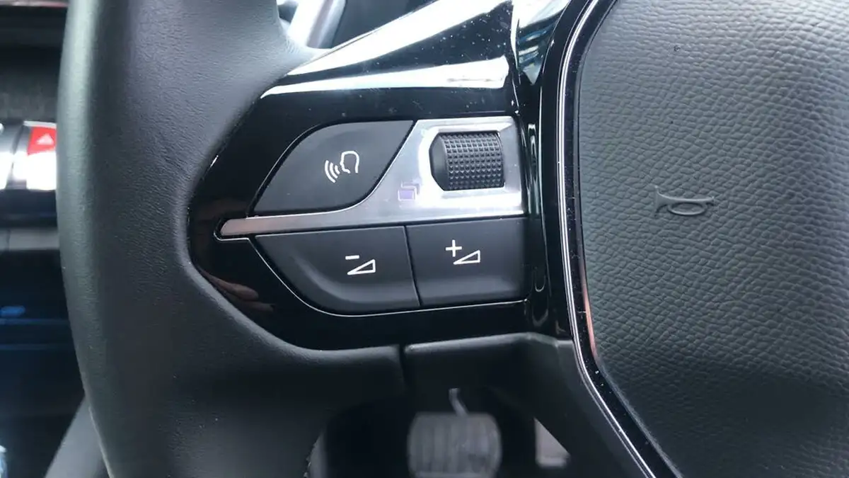 2020-peugeot-3008-suv-12-puretech-allure-premium-eat8-big-19