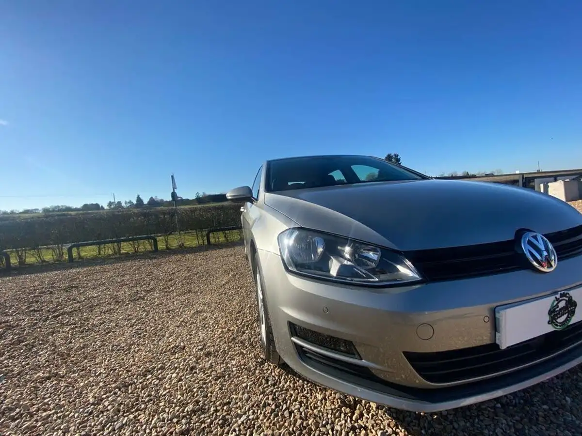2015-volkswagen-golf-16tdi-match-110ps-bmtss-5d-dsg-big-18