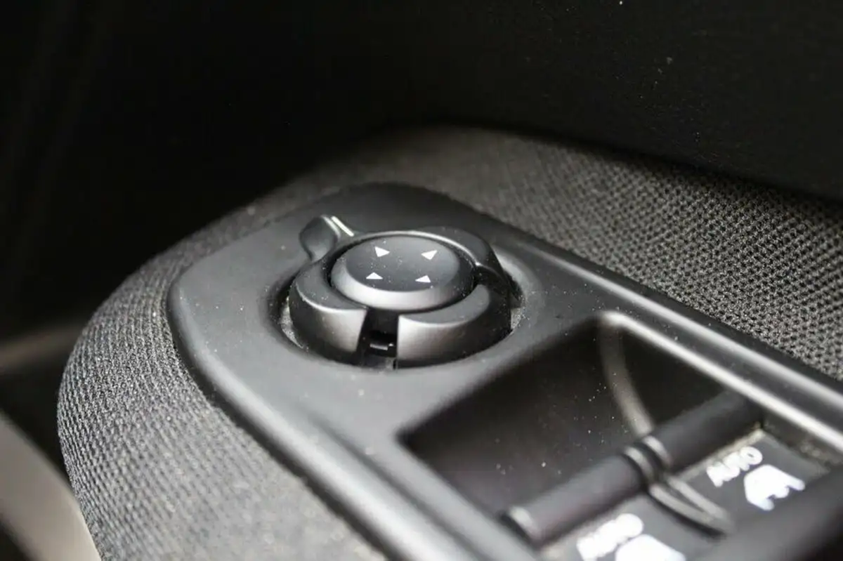 2021-jeep-renegade-10-gse-longitude-big-45