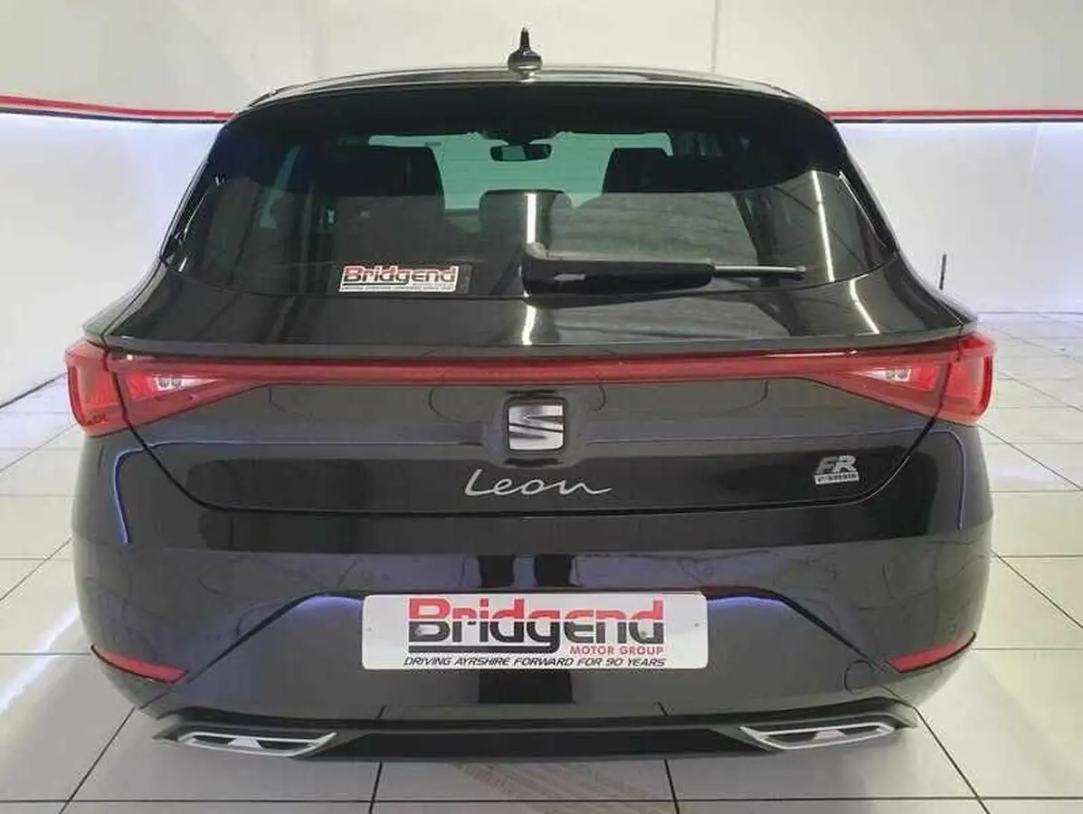 2021-seat-leon-14-e-hybrid-fr-hatchback-big-4