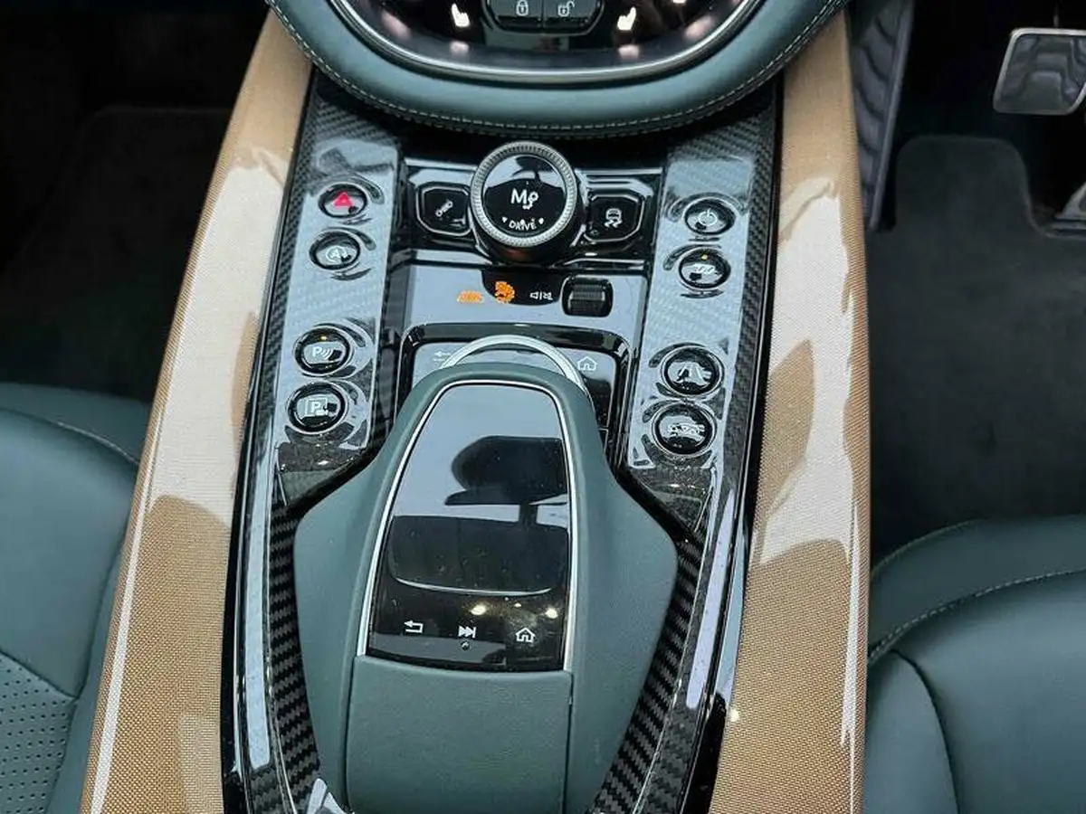 2024-aston-martin-dbx-40-v8-big-68
