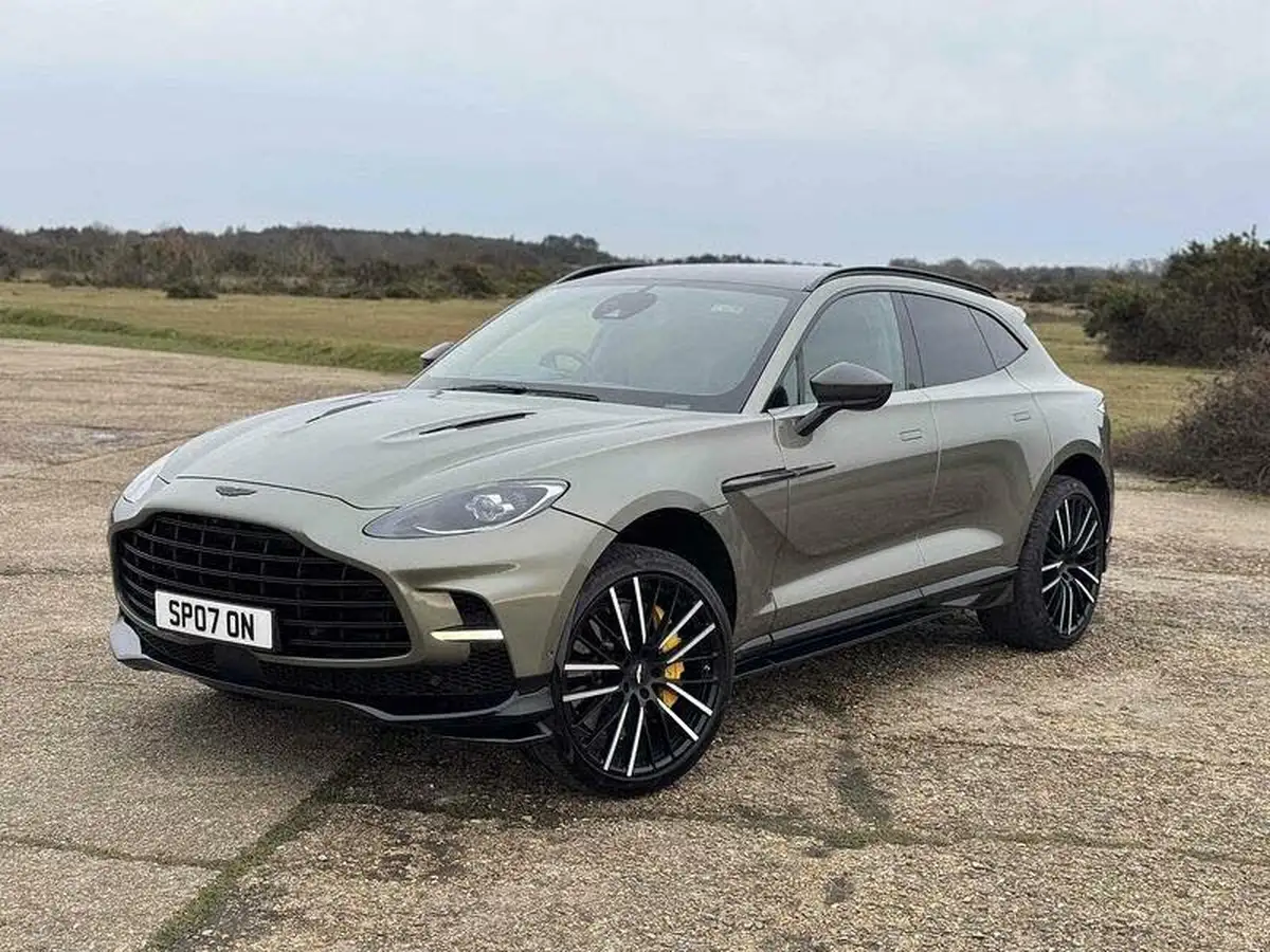 2024-aston-martin-dbx-40-v8-big-20