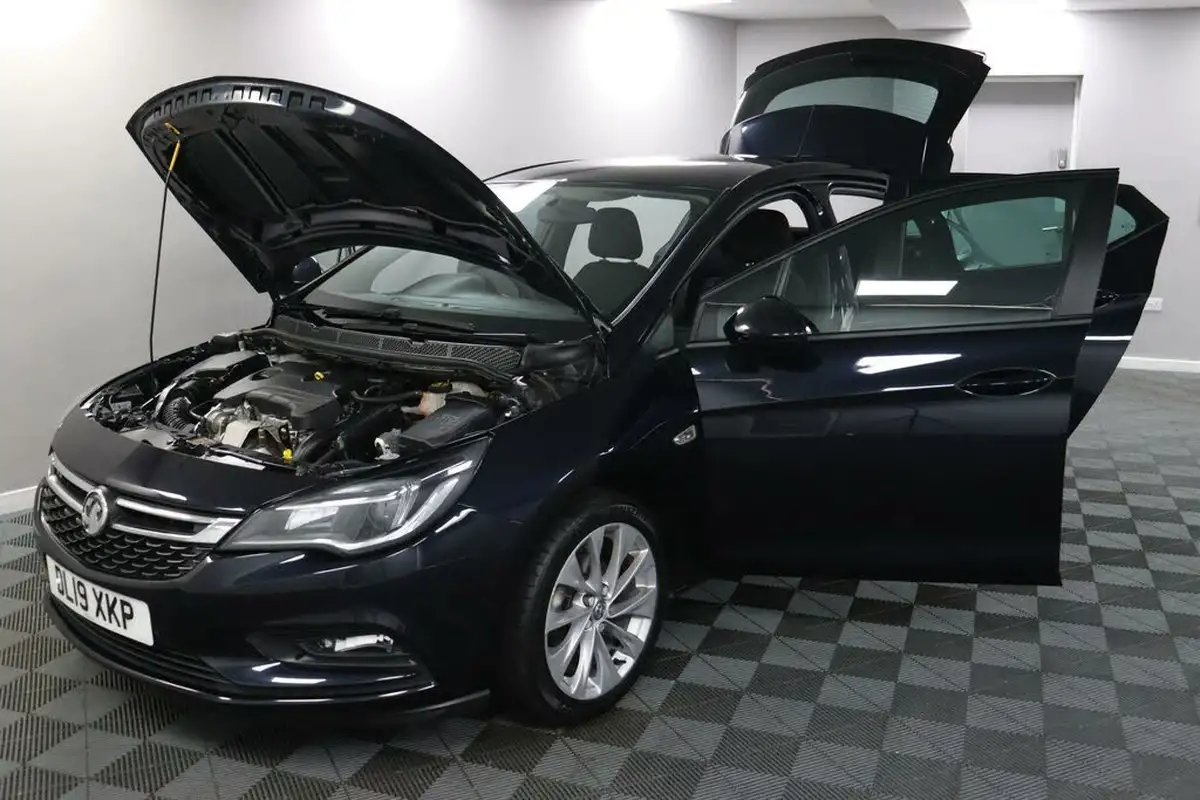 2019-vauxhall-astra-10i-turbo-design-hatchback-big-12