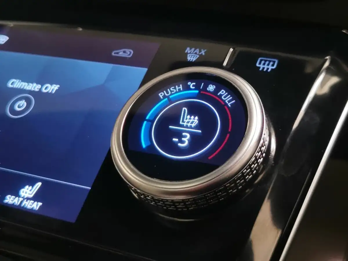 2022-jaguar-i-pace-ev400-hse-black-big-26