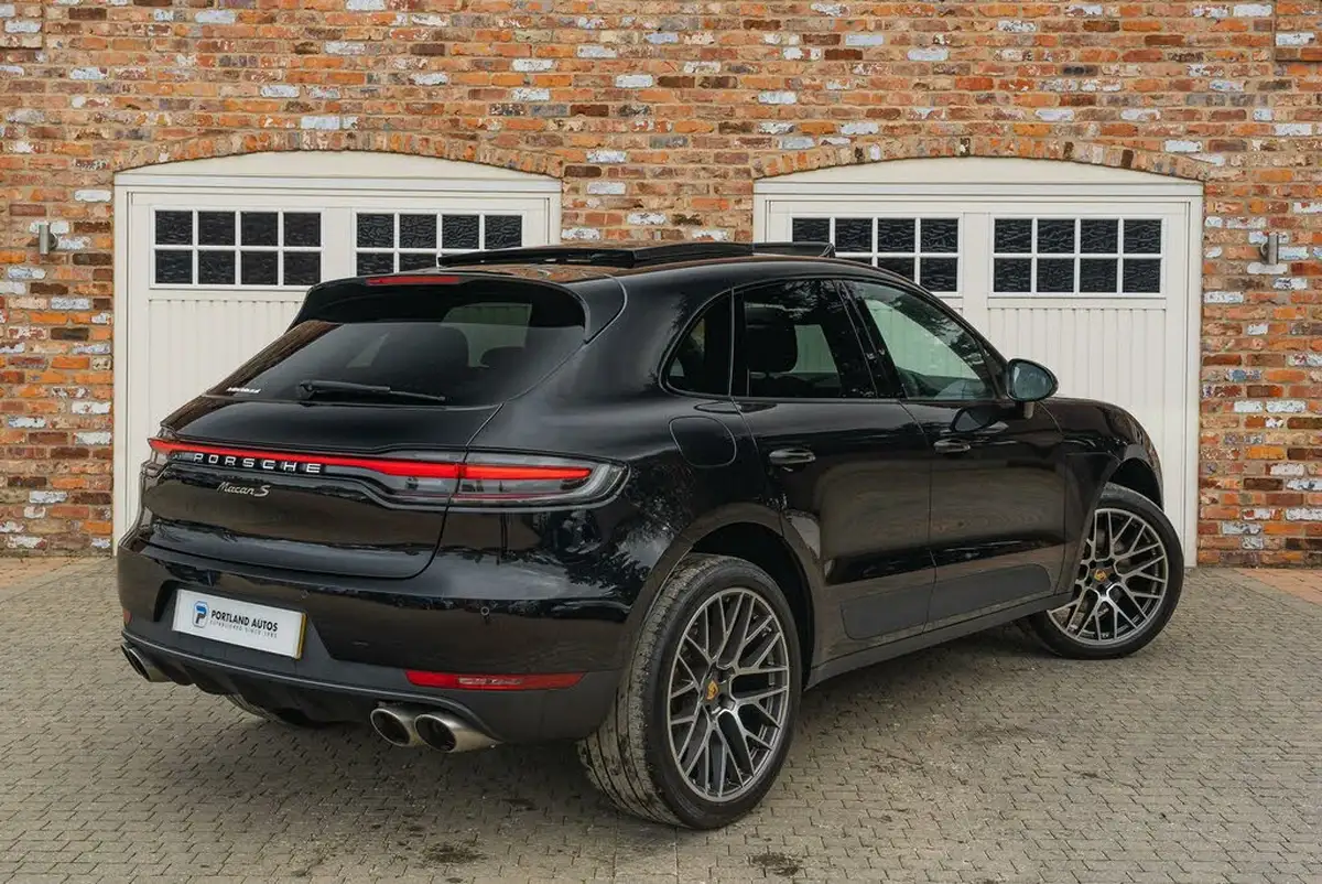 2020-porsche-macan-30-s-big-22