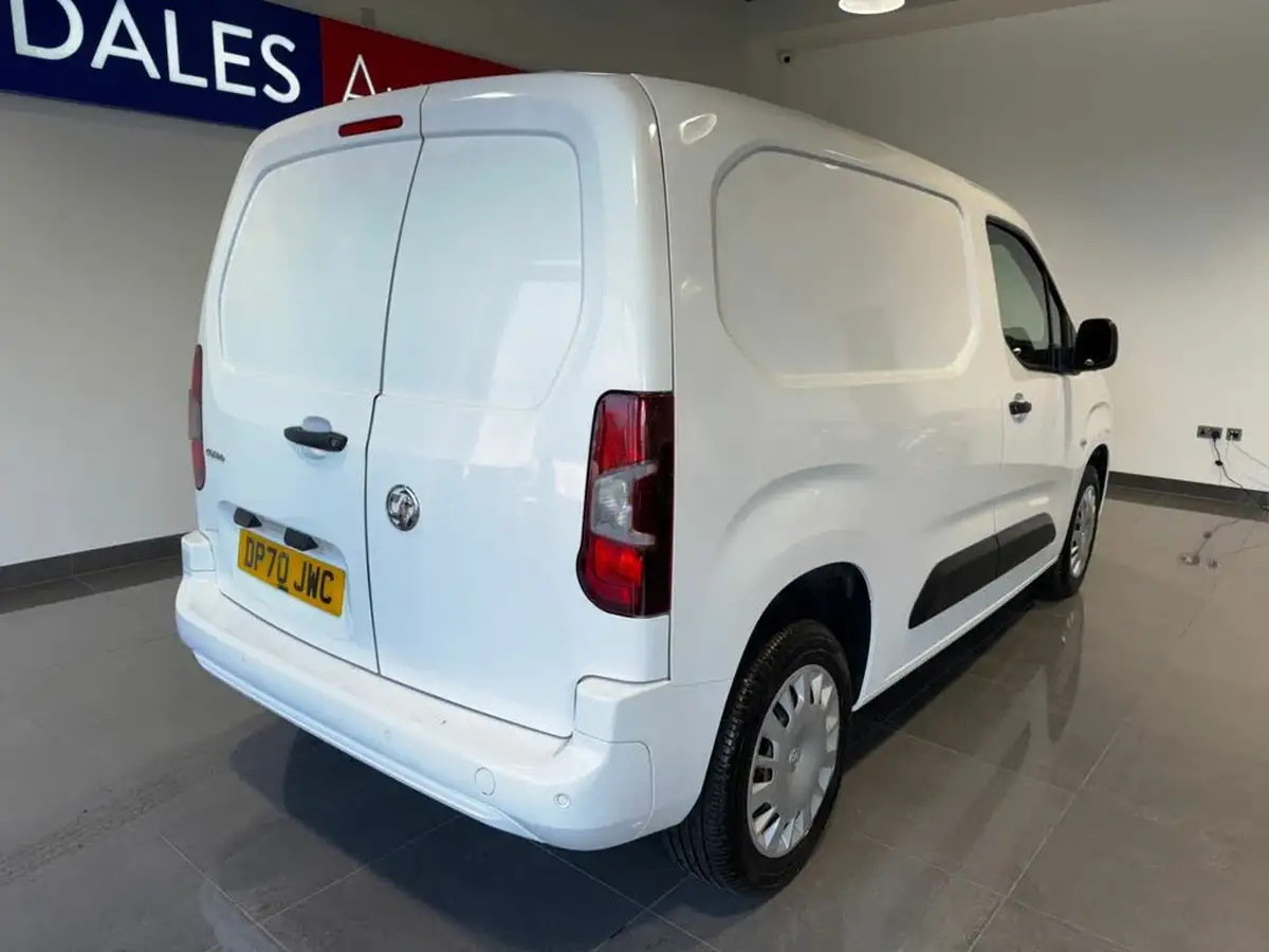 2020-vauxhall-combo-15cdti-sportive-2300-100pseu6dt-l1h1-panel-big-3