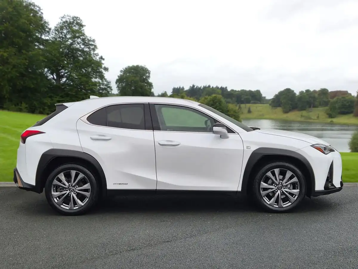 2019-lexus-ux-250h-20-f-sport-premium-plus-packsun-e-four-big-1