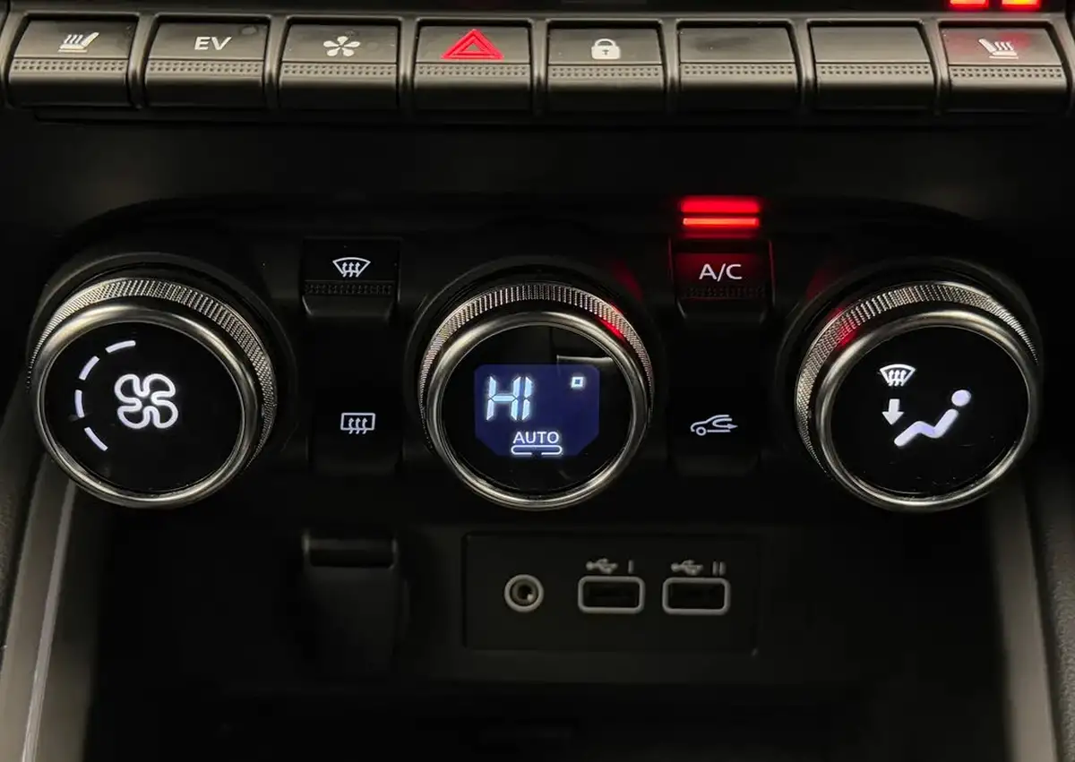 2024-renault-clio-16-esprit-alpine-big-26