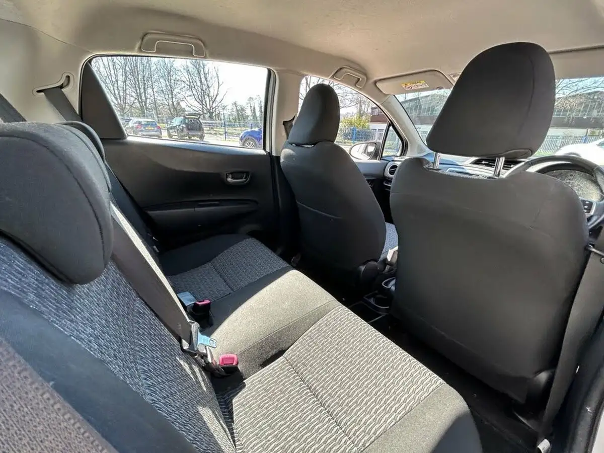 2014-toyota-yaris-133-icon-big-16