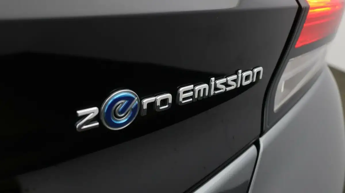 2021-nissan-leaf-e-e-tekna-big-22