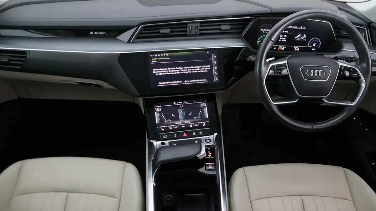 2021-audi-e-tron-50e-technik-station-wagon-big-13