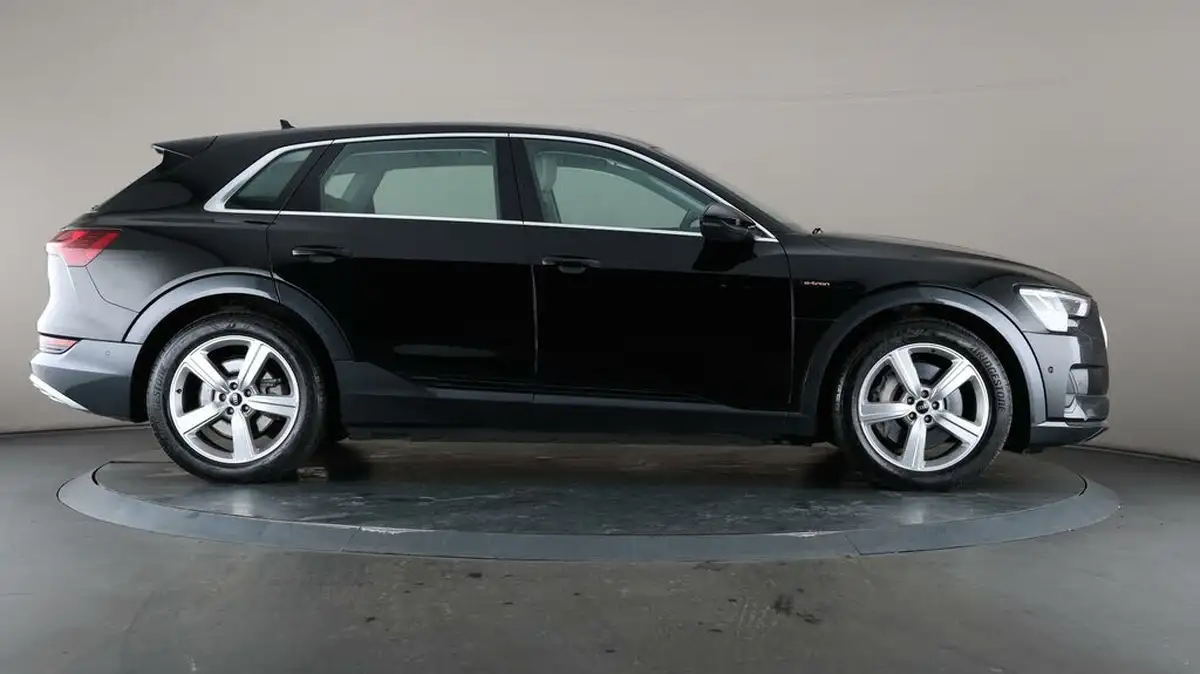 2021-audi-e-tron-50e-technik-station-wagon-big-61