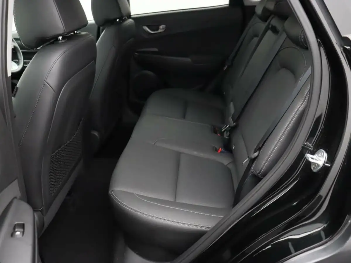 2018-hyundai-kona-16-t-gdi-premium-gt-2-tone-roof-big-10