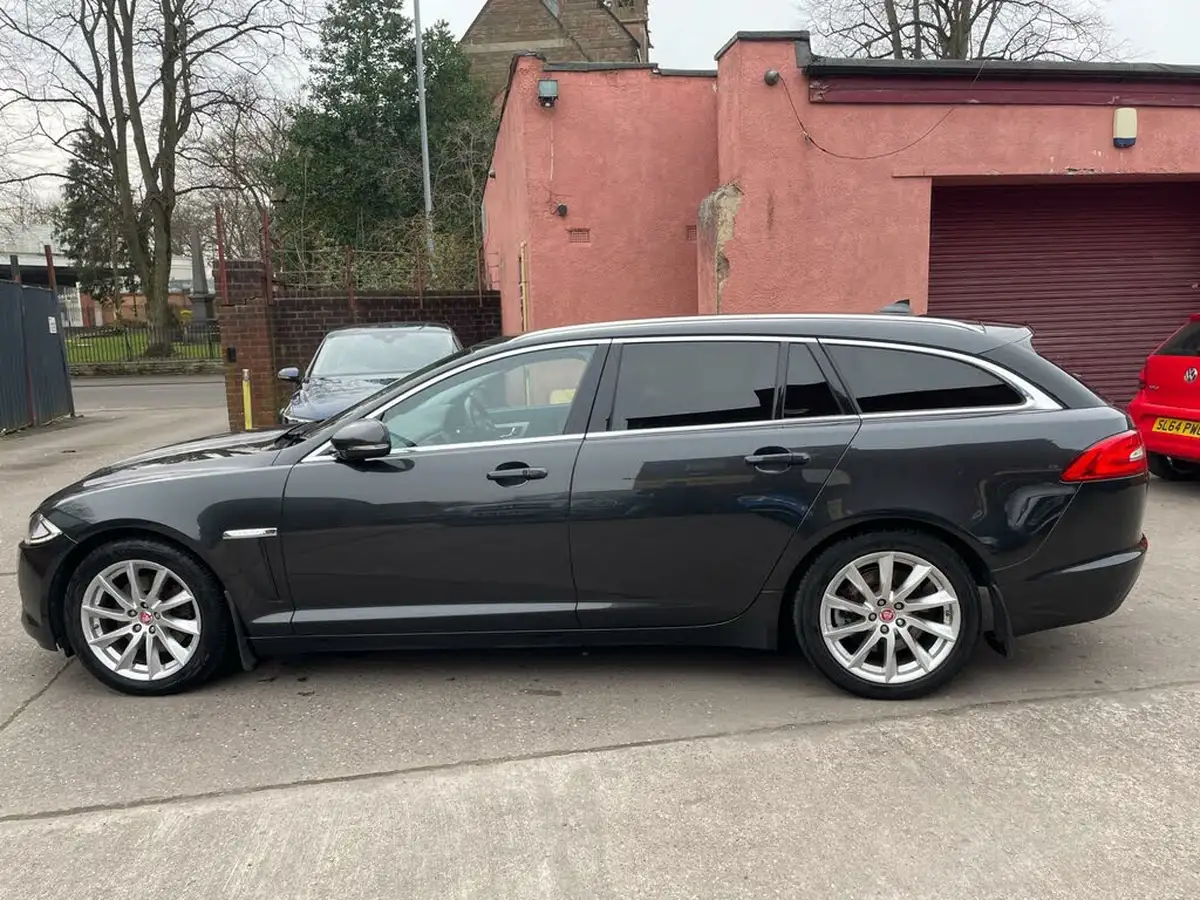 2014-jaguar-xf-22td-premium-luxury-200ps-sportbrake-5d-big-10