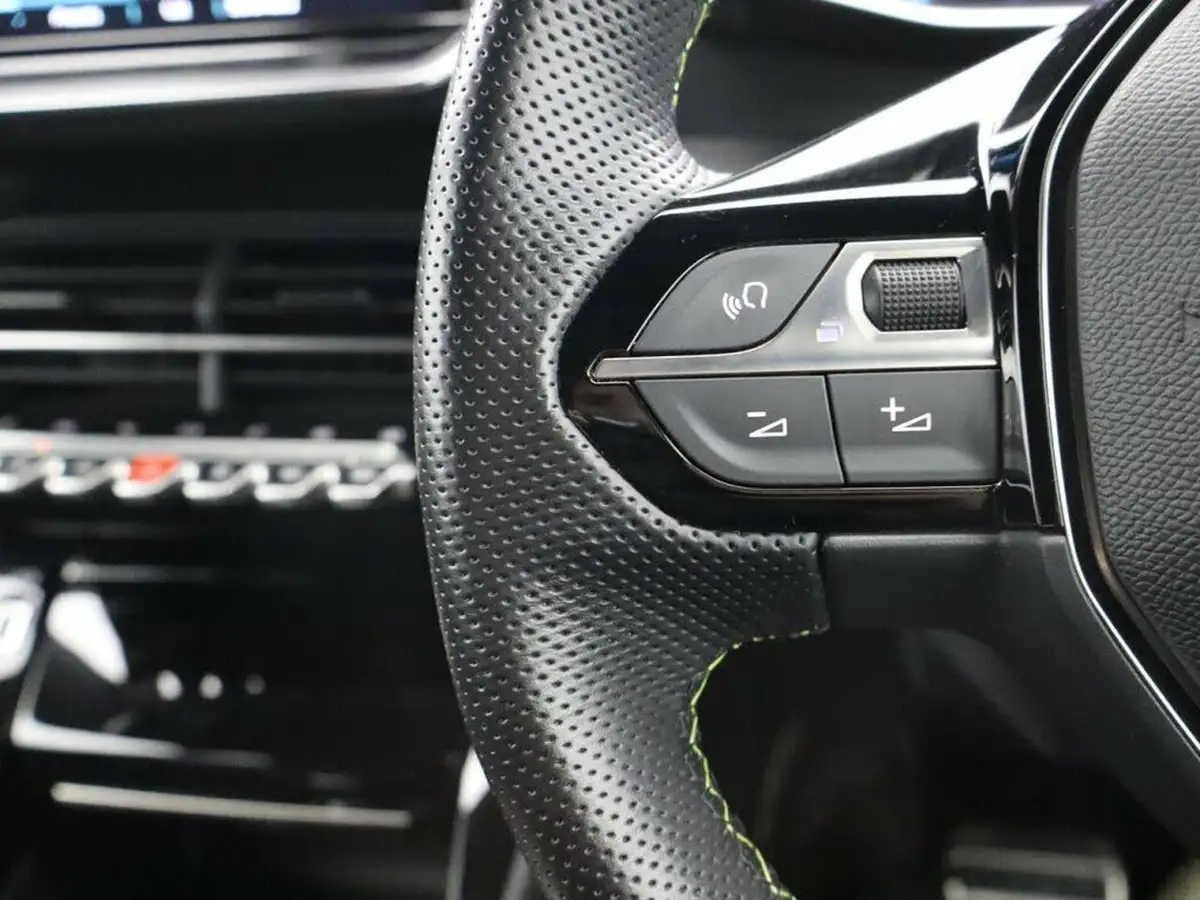 2021-peugeot-2008-suv-e-gt-50kwh-big-22
