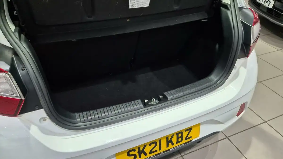 2021-hyundai-i10-12-se-connect-big-45