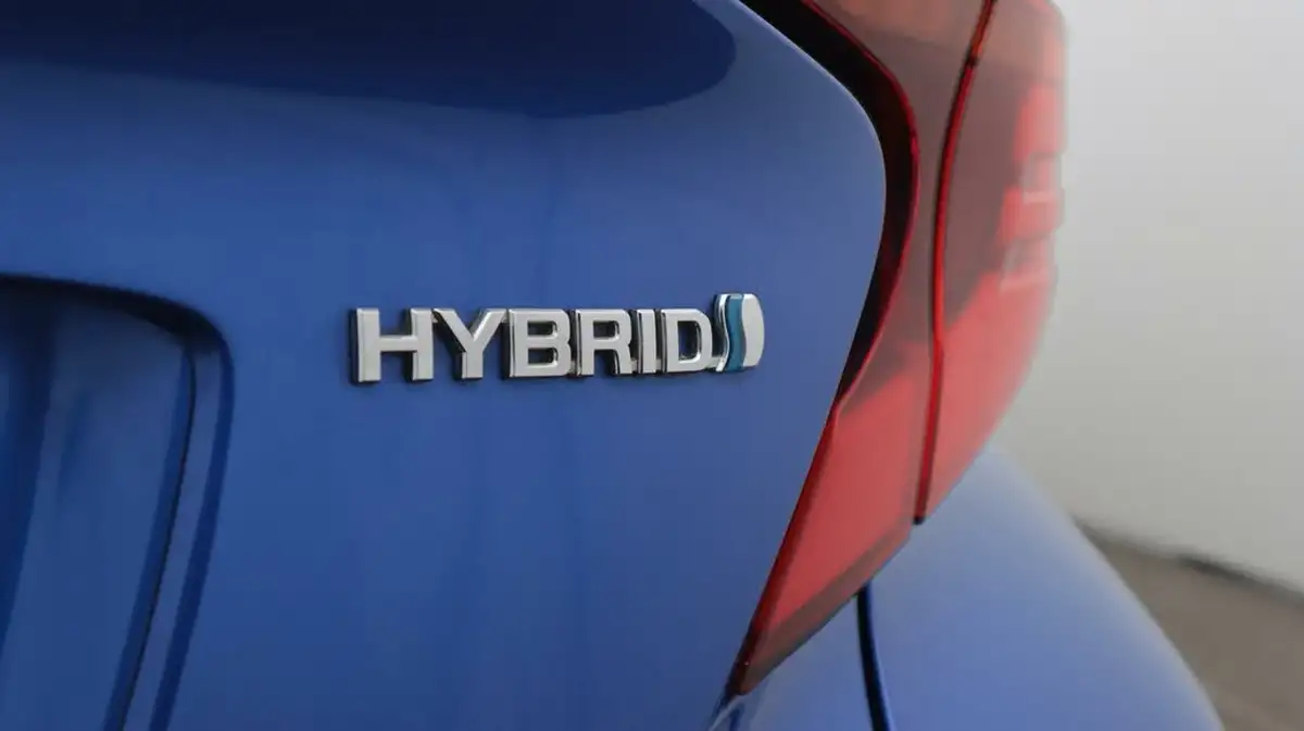 2021-toyota-c-hr-18-vvt-i-dynamic-big-23