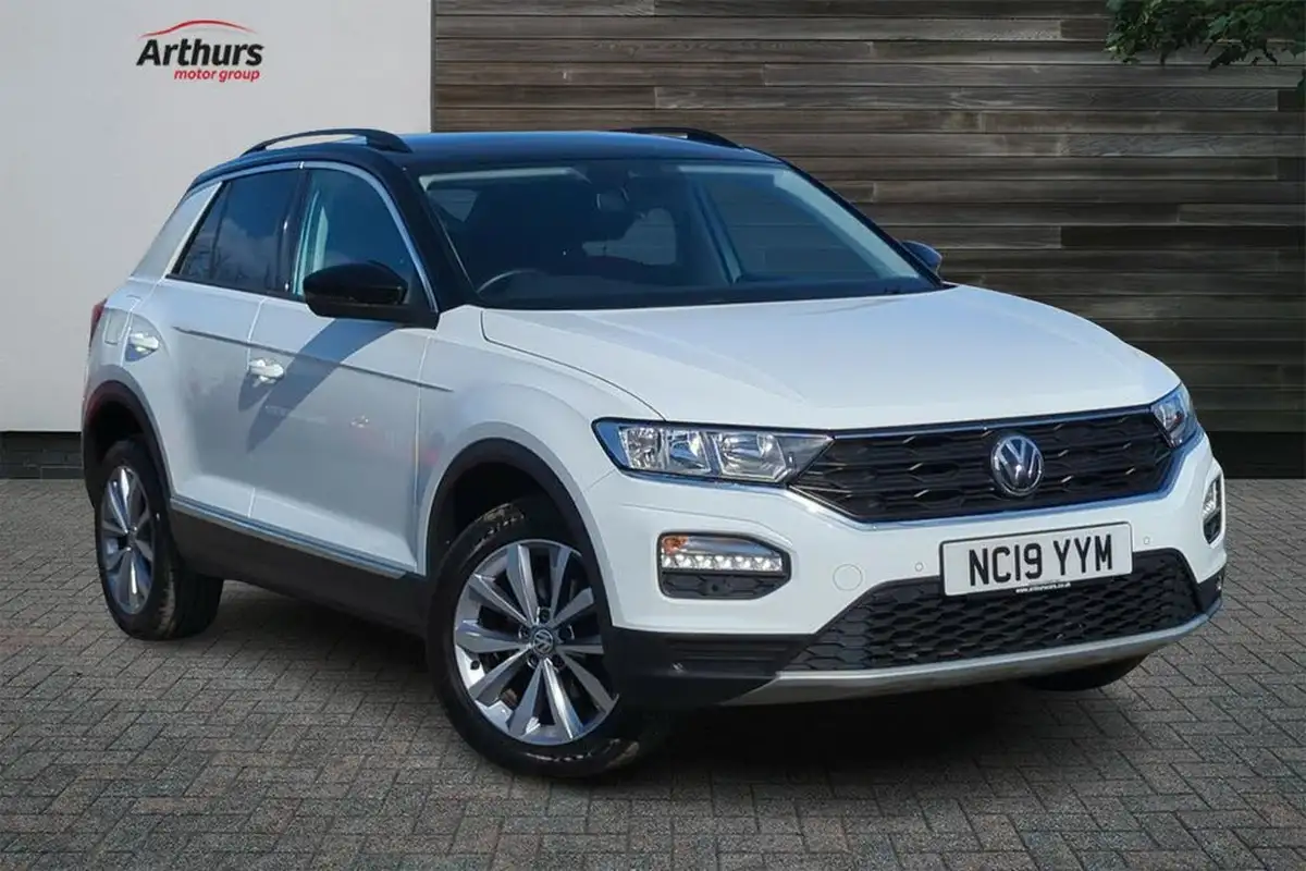 2019-volkswagen-t-roc-10-tsi-design-ss-big-0