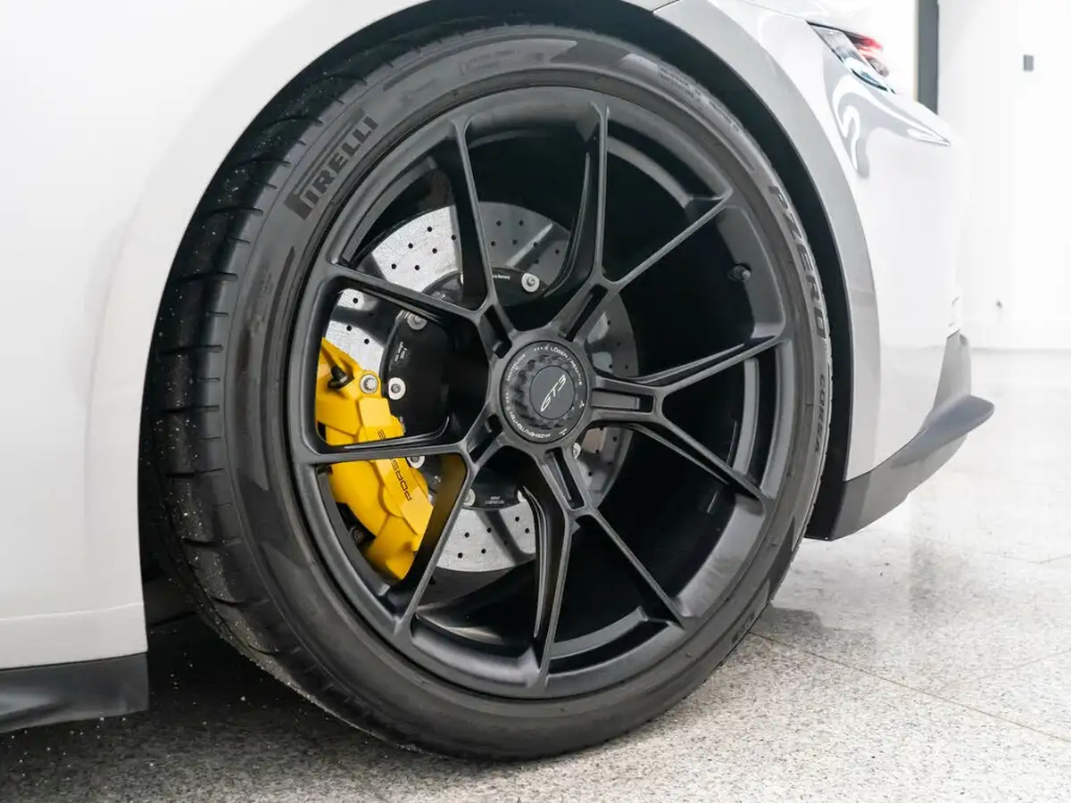 2022-porsche-911-40-gt3-rwd-big-19