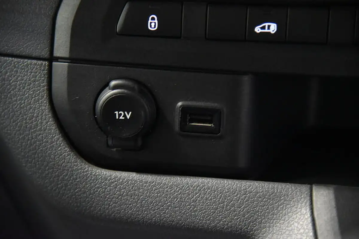 2020-vauxhall-vivaro-15td-2900-l2h1-dynamic-big-28