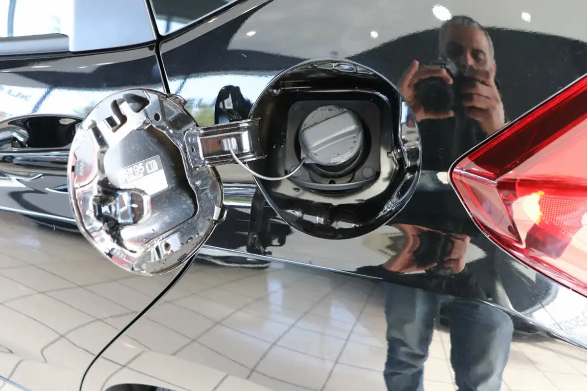 2019-honda-jazz-13-i-vtec-se-navi-cvt-big-77