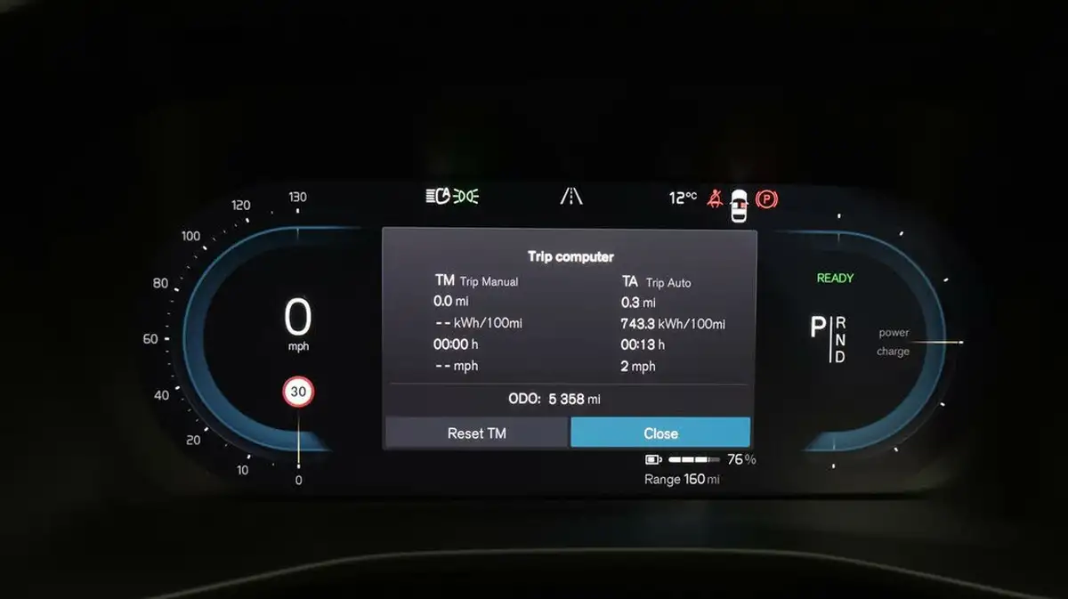 2023-volvo-c40-e-twin-recharge-core-big-10
