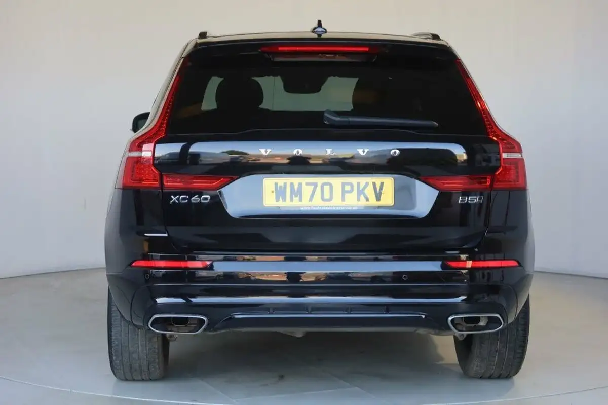 2021-volvo-xc60-20td-b5-r-design-big-5