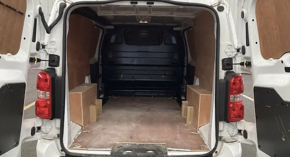 2022-vauxhall-vivaro-15td-2900-l2h1-sportive-big-3