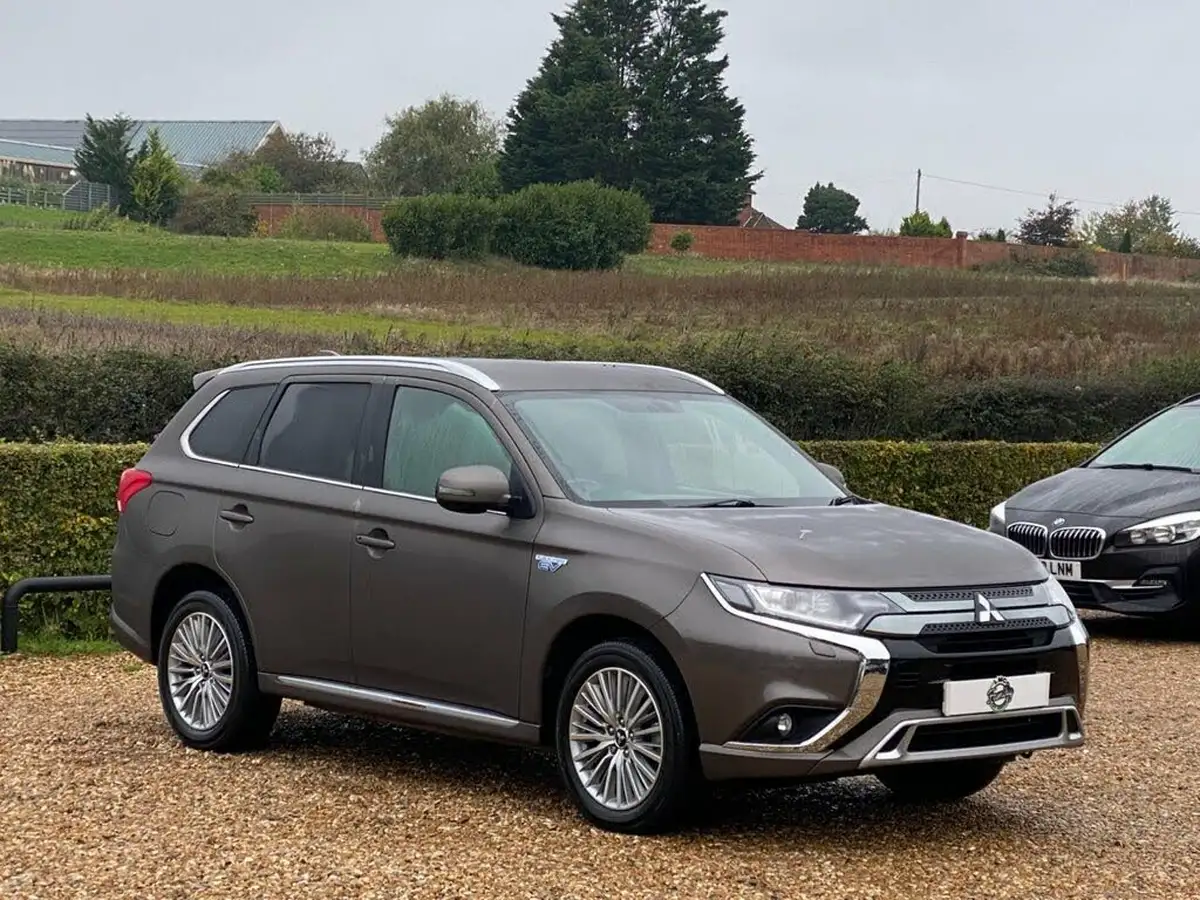 2019-mitsubishi-outlander-24-dynamic-phev-big-11