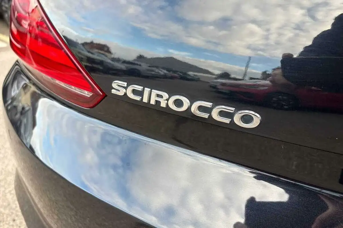 2016-volkswagen-scirocco-14-tsi-gt-big-26