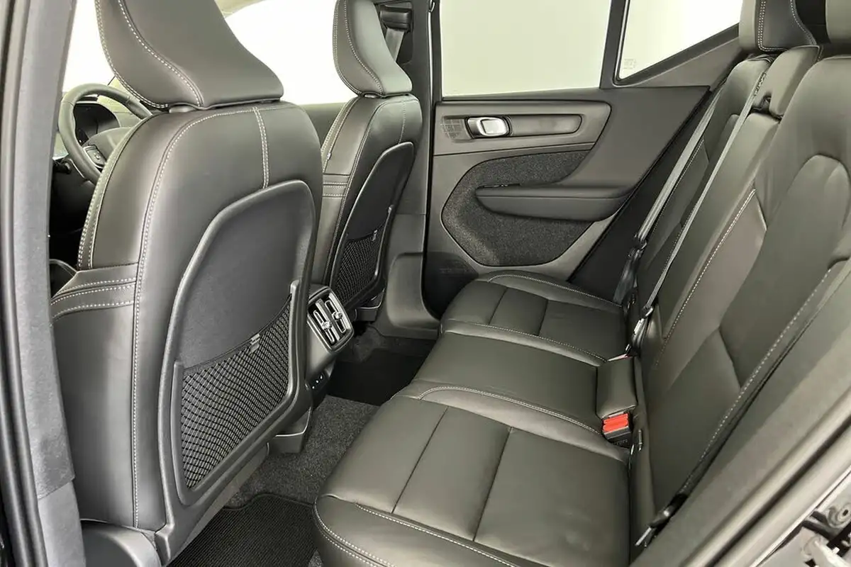 2024-volvo-xc40-20-b3-ultimate-big-33