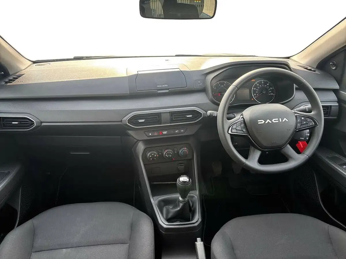 2023-dacia-jogger-10-tce-essential-big-12