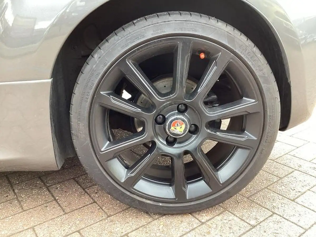 2016-abarth-595-14-tjet-turismo-big-8