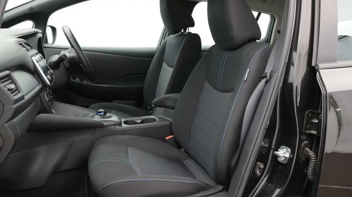 2021-nissan-leaf-e-acenta-big-14