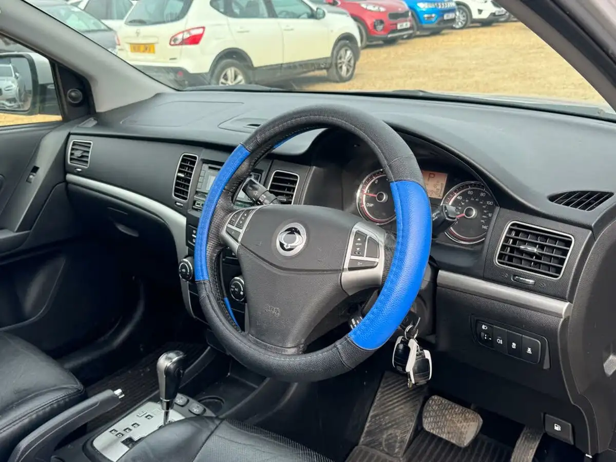 2013-kgm-ssangyong-korando-20td-ex-175ps-auto-big-5