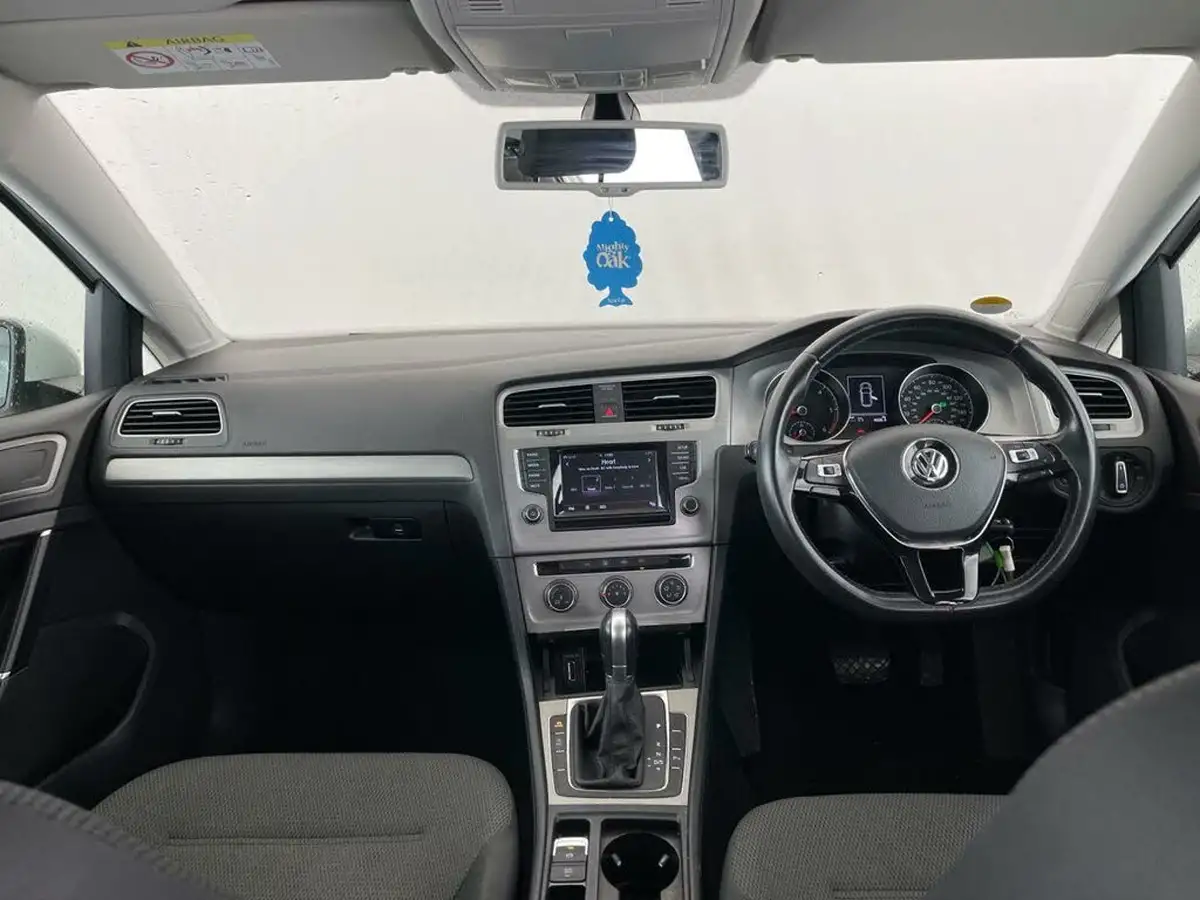 2014-volkswagen-golf-16tdi-match-5d-dsg-big-9