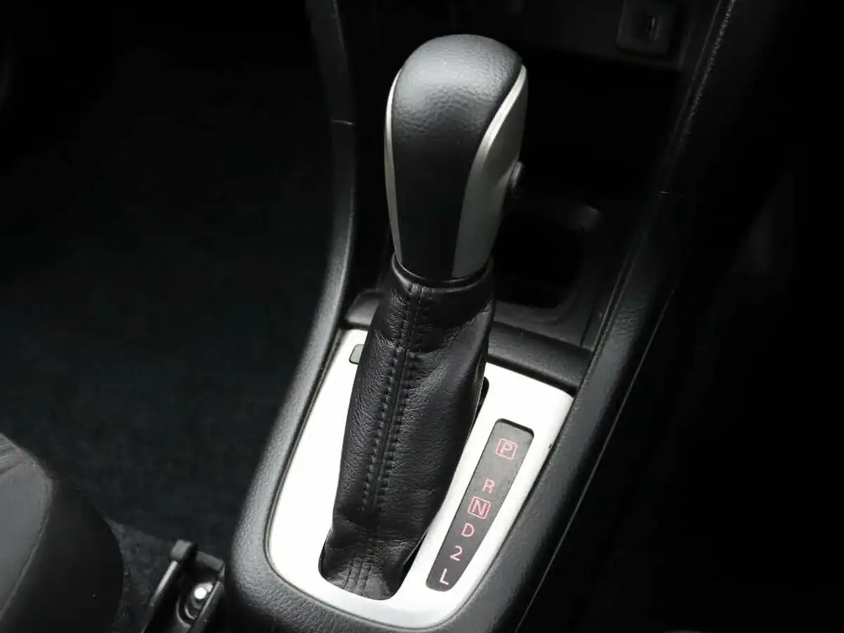 2017-suzuki-swift-12-sz4-94ps-nav-5d-at-big-31