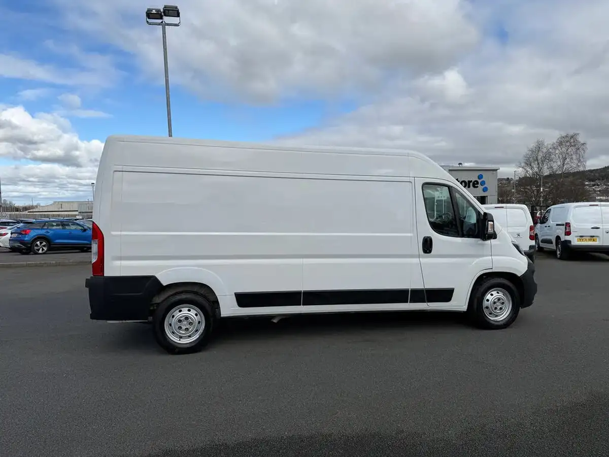 2021-peugeot-boxer-22-bluehdi-professional-435-l3-h2-140bhpeu6dt-big-7