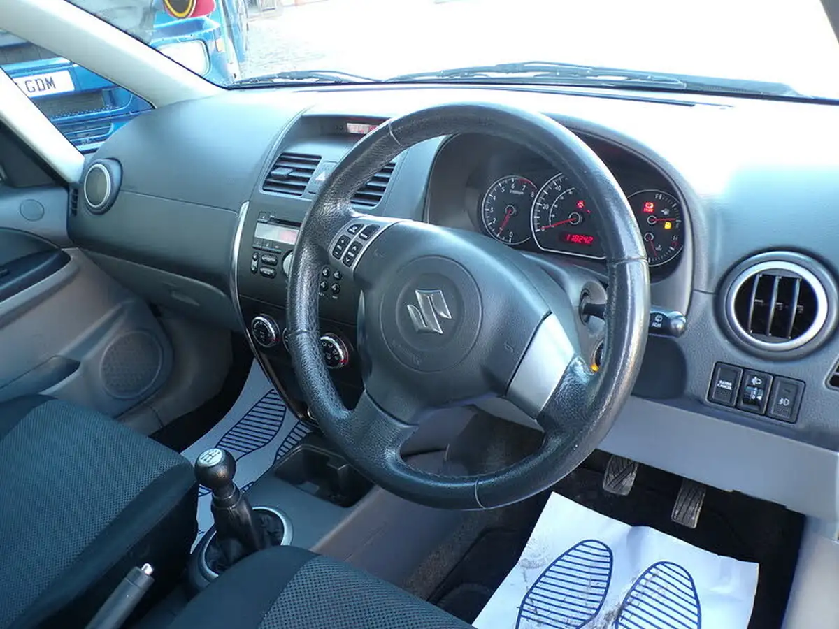2008-suzuki-sx4-16-glx-4grip-big-9
